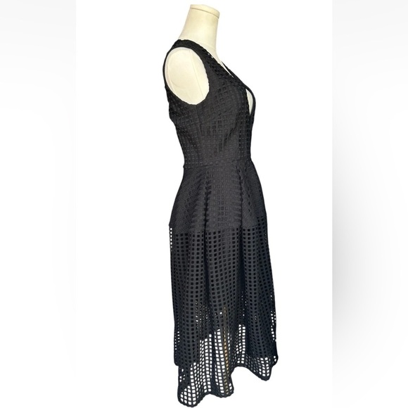 Nicholas Black Grid Lace Deep V Ball Midi Dress Size US 4 - Picture 9 of 13